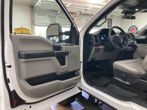 Used 2022 Ford F250 XL w/ STX Appearance Package AWD/4WD image 10