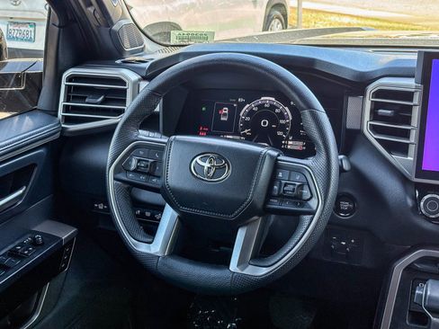 Used 2025 Toyota Tundra Limited AWD/4WD image 19