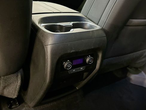 Used 2025 Chevrolet Traverse LT AWD/4WD image 28