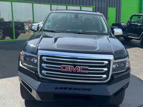 Used 2017 GMC Canyon SLT image 3