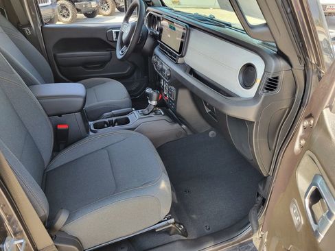 New 2026 Jeep Gladiator Willys image 17