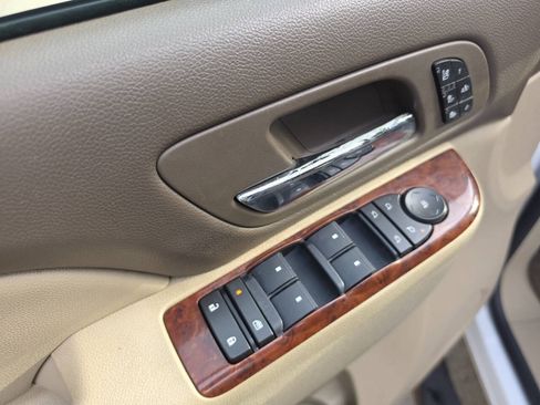 Used 2010 Chevrolet Tahoe LTZ AWD/4WD image 7