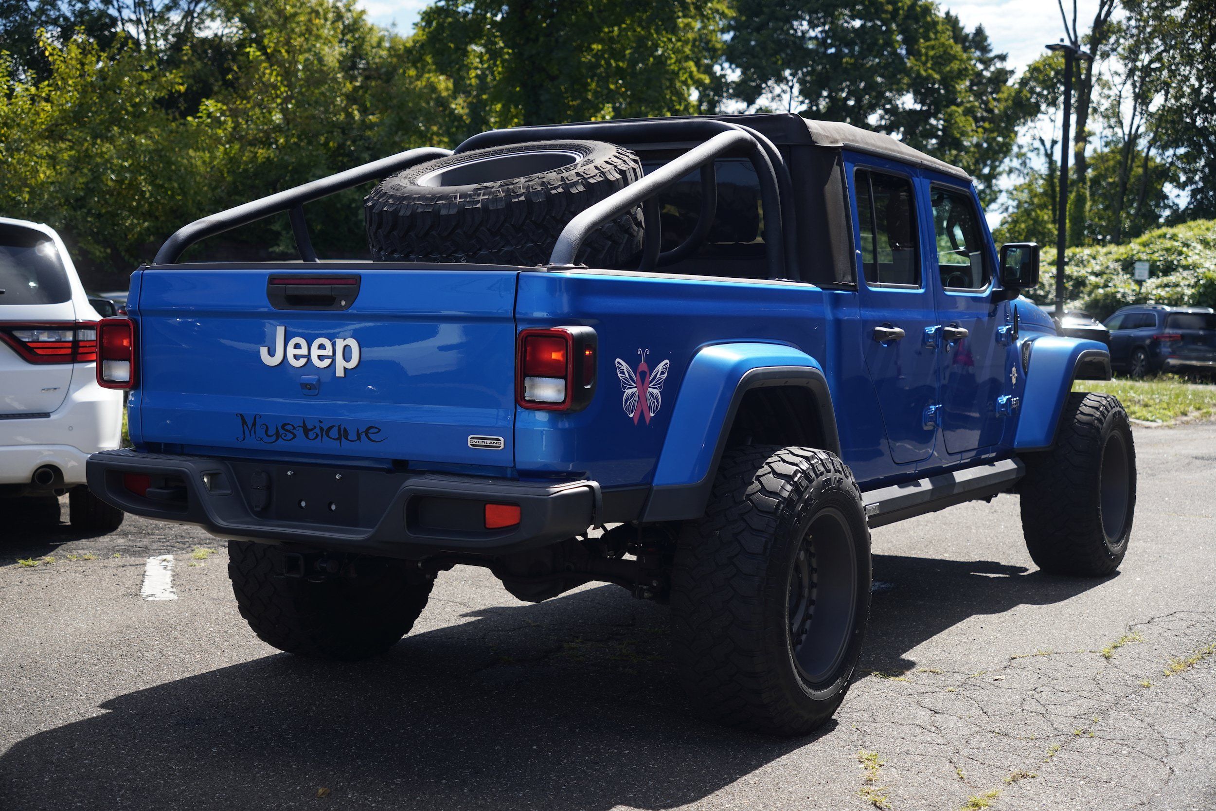 Used 2021 Jeep Gladiator Overland w/ Trailer Tow Package AWD/4WD image 8