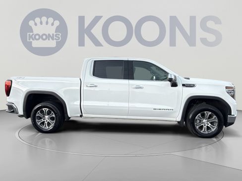 Used 2025 GMC Sierra 1500 SLT AWD/4WD image 8