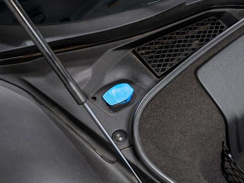 Used 2017 Audi R8 V10 plus w/ Full Leather Package image 63