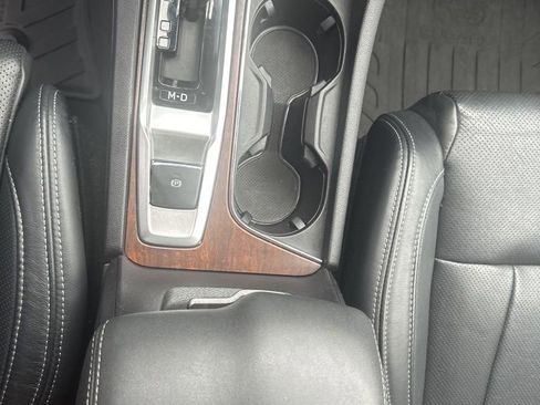 Used 2023 Subaru Ascent Touring image 18