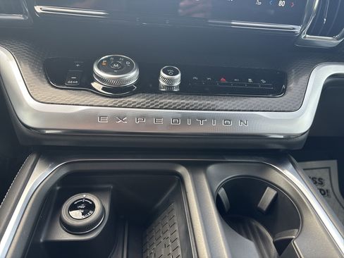 New 2025 Ford Expedition Max Platinum w/ Stealth Performance Package image 25