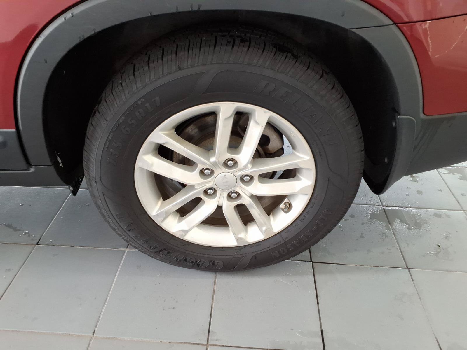 Used 2015 Kia Sorento LX AWD/4WD image 16