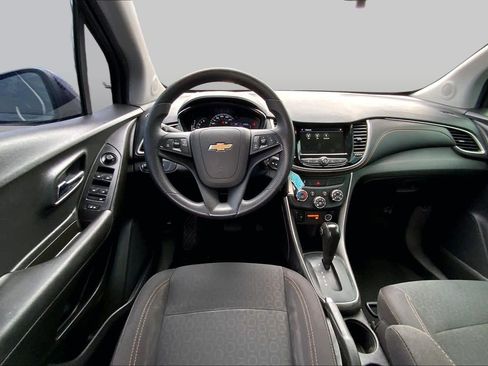 Used 2019 Chevrolet Trax LS w/ Tint and Cruise Package AWD/4WD image 6