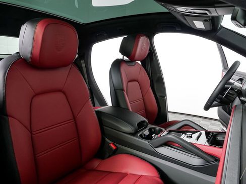 New 2026 Porsche Cayenne Coupe image 26