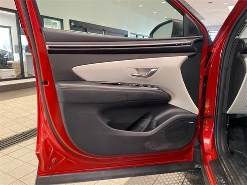 Used 2022 Hyundai Tucson Limited image 12