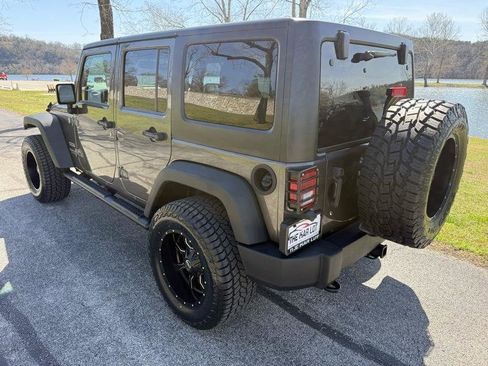Used 2014 Jeep Wrangler Unlimited Sport w/ Quick Order Package 24S AWD/4WD image 5