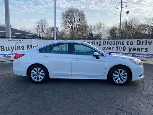 Used 2016 Subaru Legacy 2.5i Premium AWD/4WD image 2