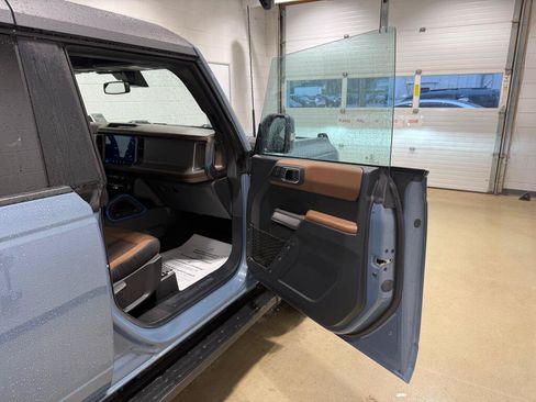 Used 2023 Ford Bronco Outer Banks AWD/4WD image 10