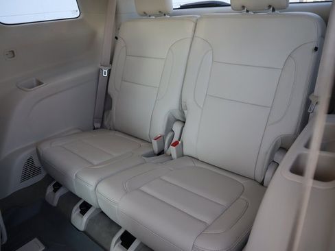 Used 2023 GMC Acadia Denali w/ Denali Ultimate Package image 17