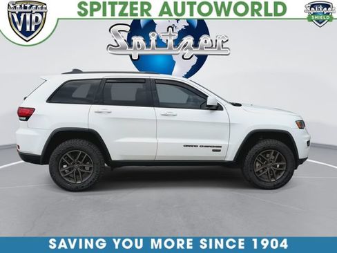 Used 2016 Jeep Grand Cherokee Laredo 75th Anniversary AWD/4WD image 10