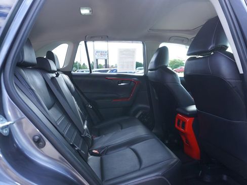 Used 2019 Toyota RAV4 XLE Premium w/ Cold Weather Package AWD/4WD image 27