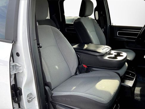 Used 2024 RAM 2500 Big Horn image 28