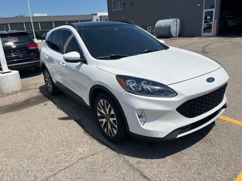 Used 2020 Ford Escape Titanium AWD/4WD image 20