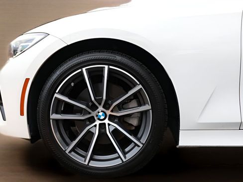 Used 2019 BMW 330i Sedan w/ Convenience Package RWD image 5