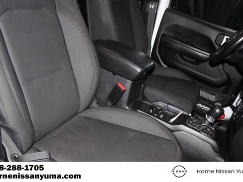 Used 2023 Jeep Gladiator Sport AWD/4WD image 6