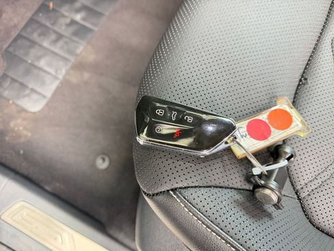 Used 2024 Volkswagen Atlas SE image 27