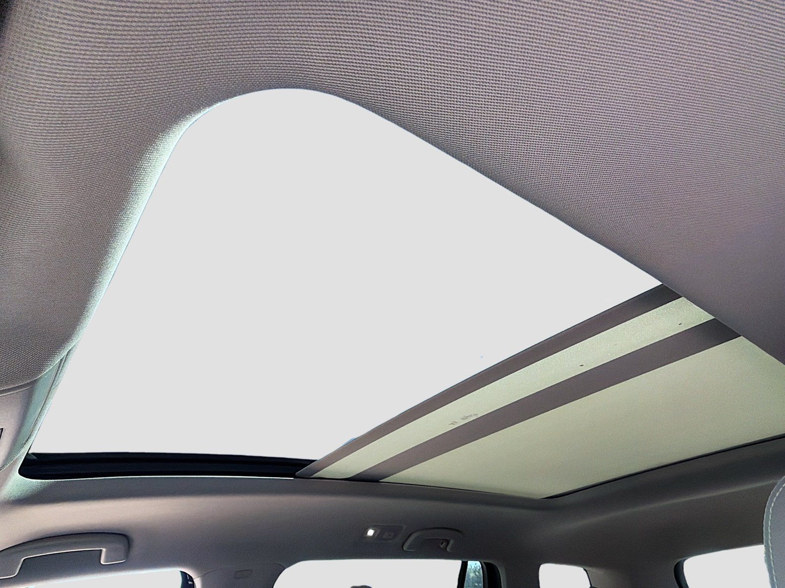 Used 2023 Volkswagen Atlas SE w/ Panoramic Sunroof Package AWD/4WD image 17