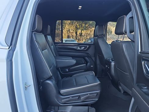 Used 2023 Chevrolet Suburban Premier image 27