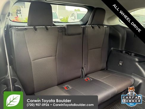Used 2022 Toyota Highlander LE AWD/4WD image 19