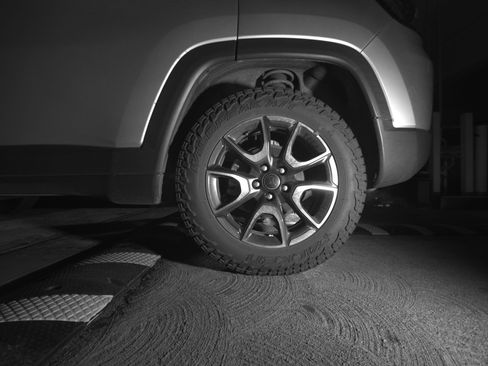 Used 2025 Jeep Compass Trailhawk image 14