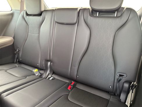 New 2026 Kia Carnival EX image 15