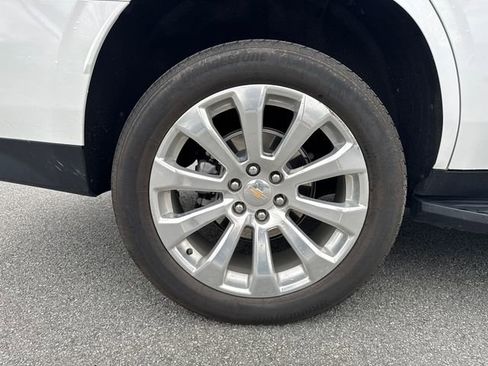 Used 2024 Chevrolet Tahoe Premier w/ Premium Package image 17