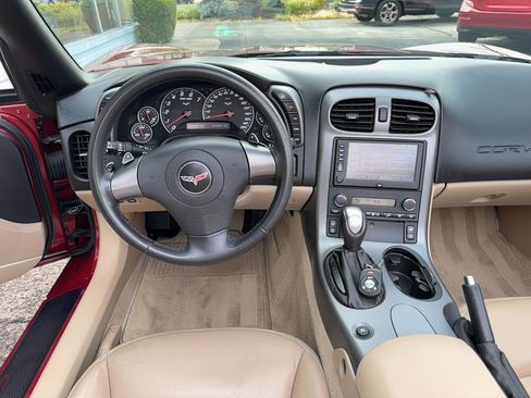 Used 2006 Chevrolet Corvette Convertible w/ Preferred Equipment Group RWD image 8