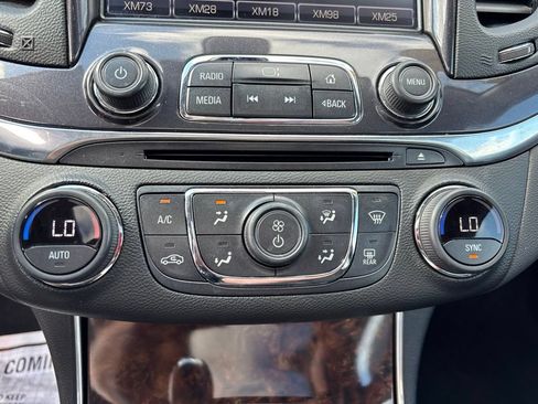 Used 2014 Chevrolet Impala LT w/ Convenience Package FWD image 27