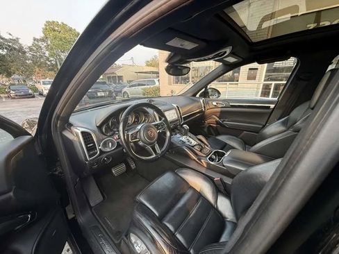 Used 2016 Porsche Cayenne S w/ Premium Plus Package AWD/4WD image 11