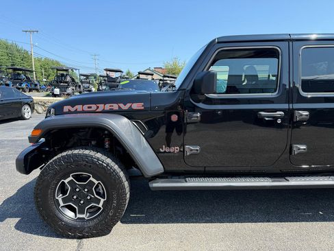 Used 2021 Jeep Gladiator Mojave AWD/4WD image 8