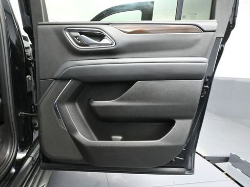 Used 2024 GMC Yukon XL SLE image 43