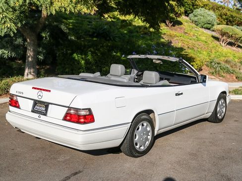 Used 1995 Mercedes-Benz E 320 Convertible image 26