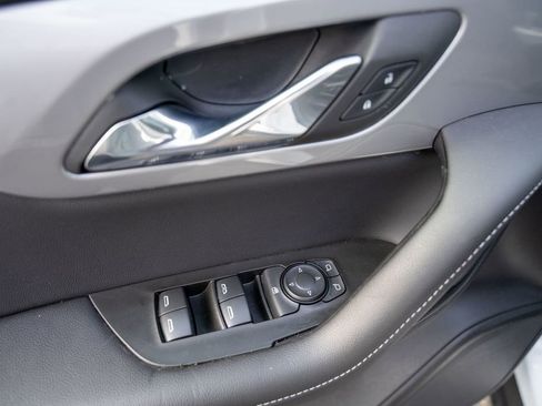 Used 2025 Chevrolet Blazer LT image 16