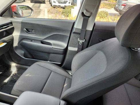 New 2026 Hyundai Kona SE image 18