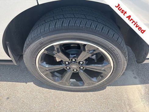 Used 2024 Ford Expedition Limited RWD image 18