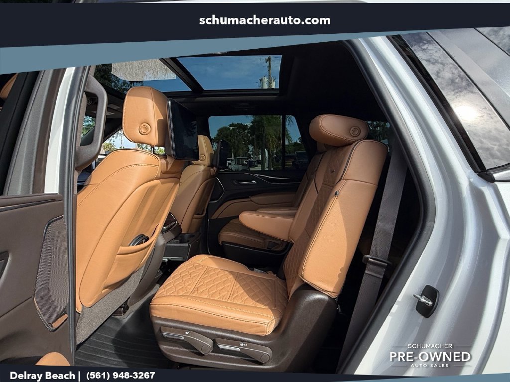Used 2021 Cadillac Escalade Premium Luxury RWD image 12