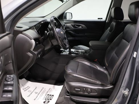 Used 2019 Chevrolet Traverse LT image 9