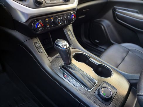 Used 2017 GMC Acadia SLT FWD image 22