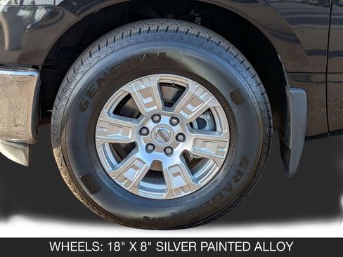 Used 2019 Nissan Titan SV w/ SV Convenience Package RWD image 11