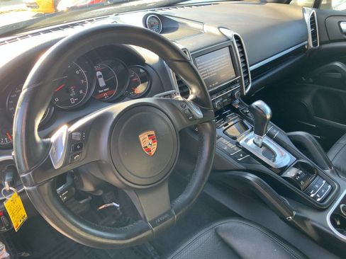 Used 2012 Porsche Cayenne AWD/4WD image 19
