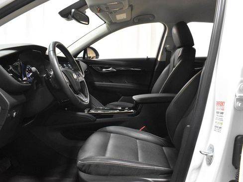 Used 2023 Buick Envision Essence FWD image 3