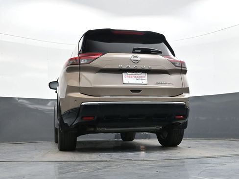 Used 2024 Nissan Rogue Platinum image 33