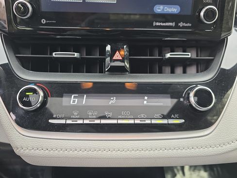 Used 2021 Toyota Corolla SE image 23