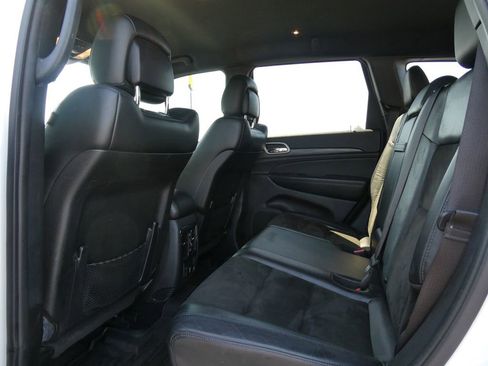 Used 2020 Jeep Grand Cherokee Altitude AWD/4WD image 19